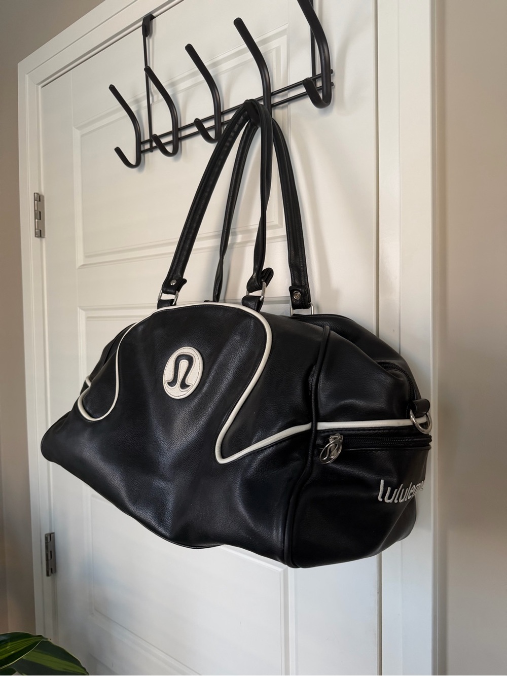 Vintage Lululemon Black Velocity Gym Duffel Bag w Retro White Piping Logo - Picture 2 of 10